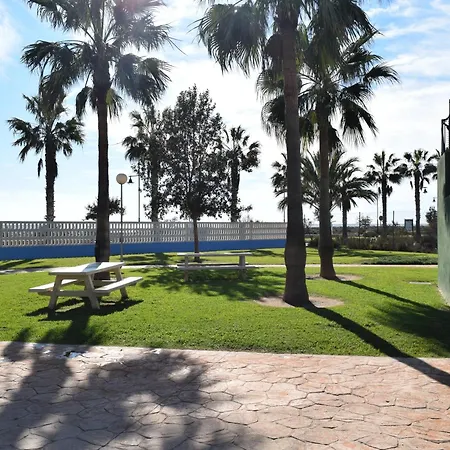 Luxurious Spacious Three Bedroom On Beachfront Appartement