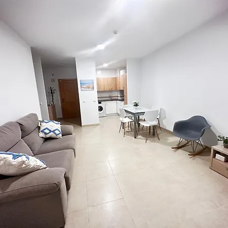 Luxurious Spacious Three Bedroom On Beachfront Appartement